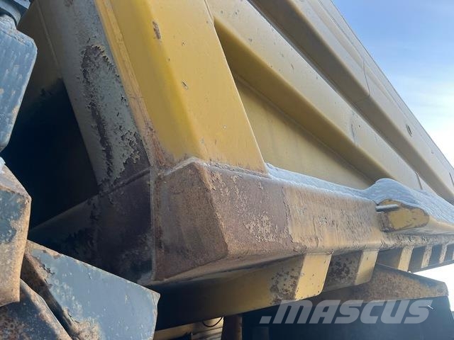 Komatsu HD605-7EO Зчленовані самоскиди