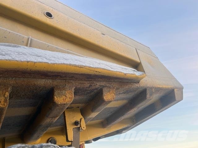 Komatsu HD605-7EO Зчленовані самоскиди