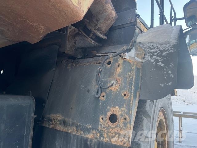 Komatsu HD605-7EO Зчленовані самоскиди