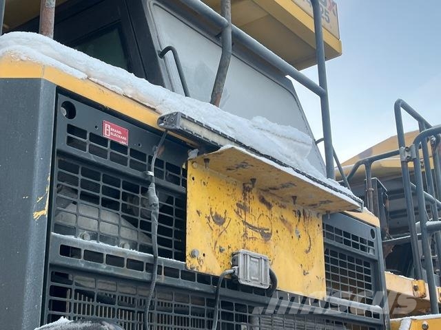 Komatsu HD605-7EO Зчленовані самоскиди