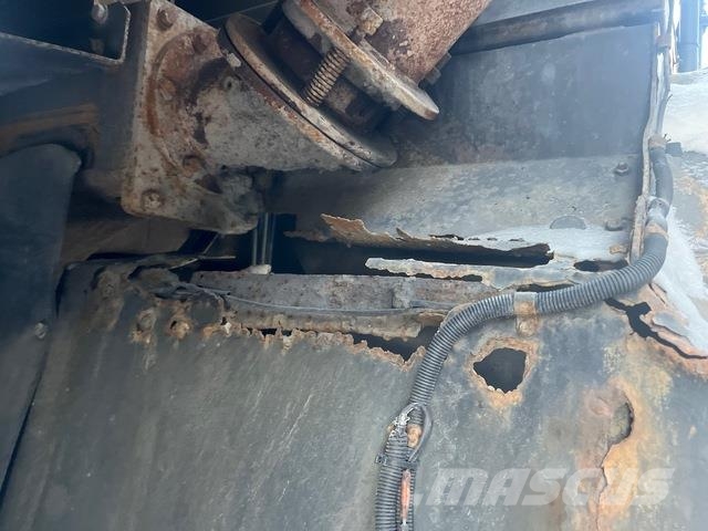 Komatsu HD605-7EO Зчленовані самоскиди