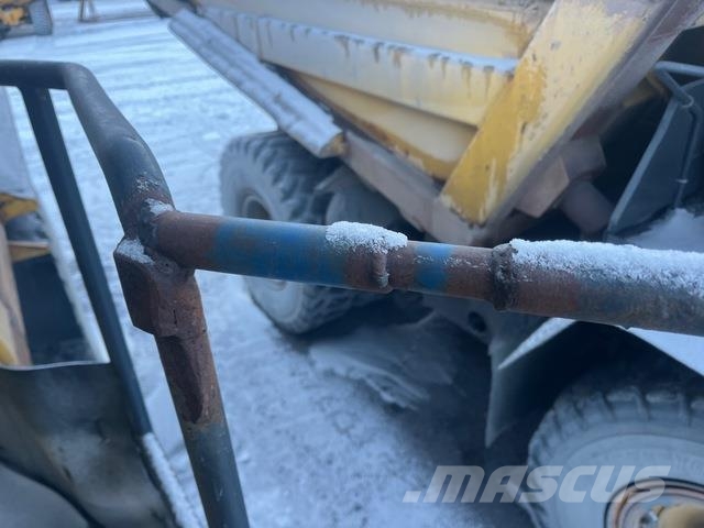 Komatsu HD605-7EO Зчленовані самоскиди