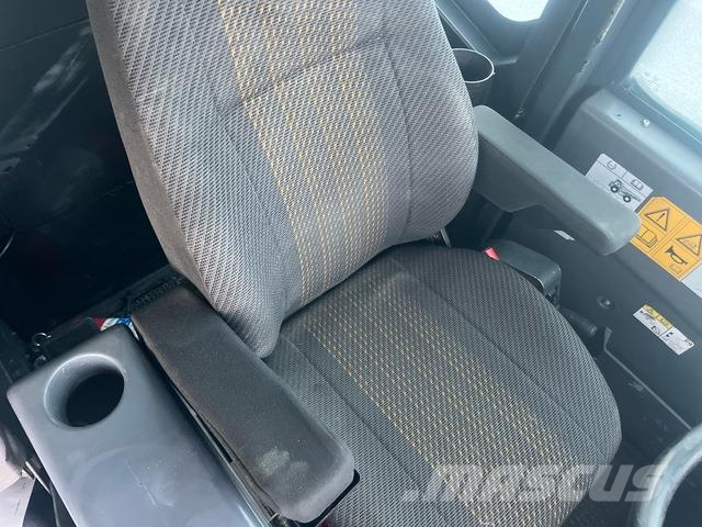 Komatsu HD605-7EO Зчленовані самоскиди