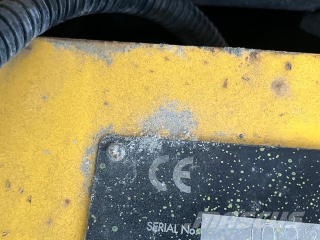 Komatsu HD605-7EO Зчленовані самоскиди