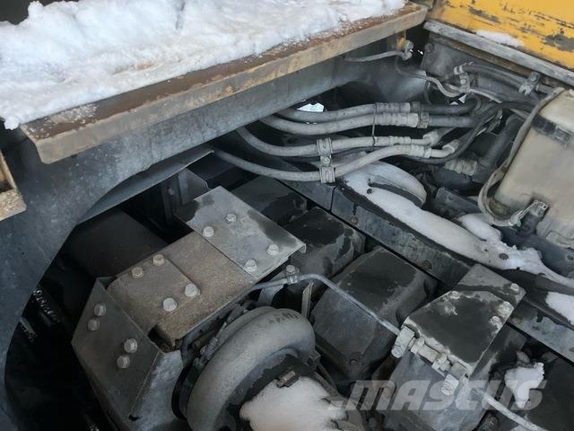 Komatsu HD605-7EO Зчленовані самоскиди