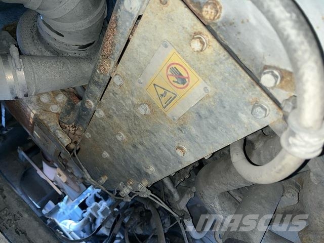 Komatsu HD605-7EO Зчленовані самоскиди