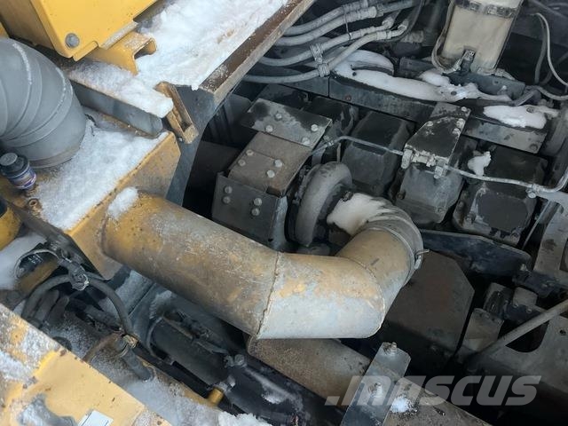 Komatsu HD605-7EO Зчленовані самоскиди