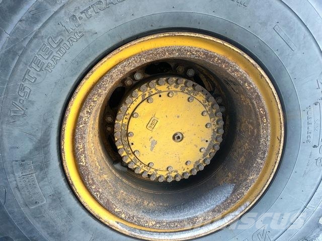 Komatsu HD605-7EO Зчленовані самоскиди
