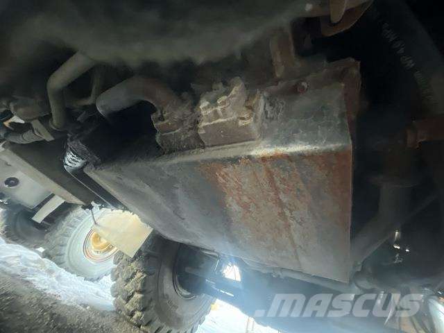 Komatsu HD605-7EO Зчленовані самоскиди