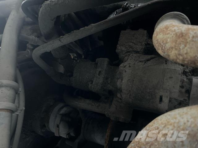 Komatsu HD605-7EO Зчленовані самоскиди