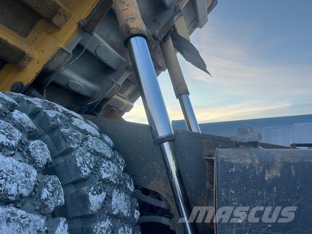 Komatsu HD605-7EO Зчленовані самоскиди