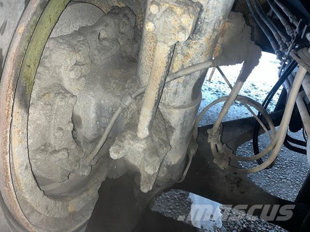 Komatsu HD605-7EO Зчленовані самоскиди