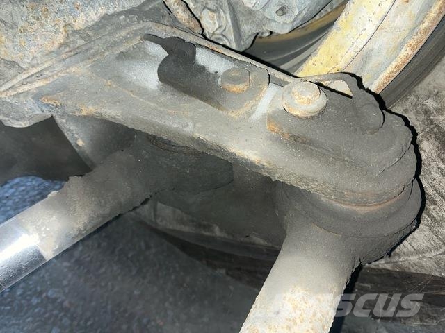 Komatsu HD605-7EO Зчленовані самоскиди