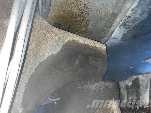 Komatsu HD605-7EO Зчленовані самоскиди