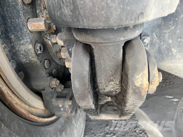 Komatsu HD605-7EO Зчленовані самоскиди