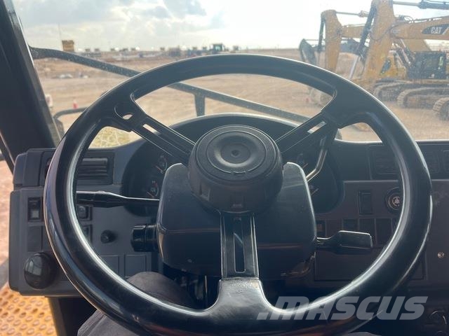 Komatsu HD785-7 Dumper - Knickgelenk