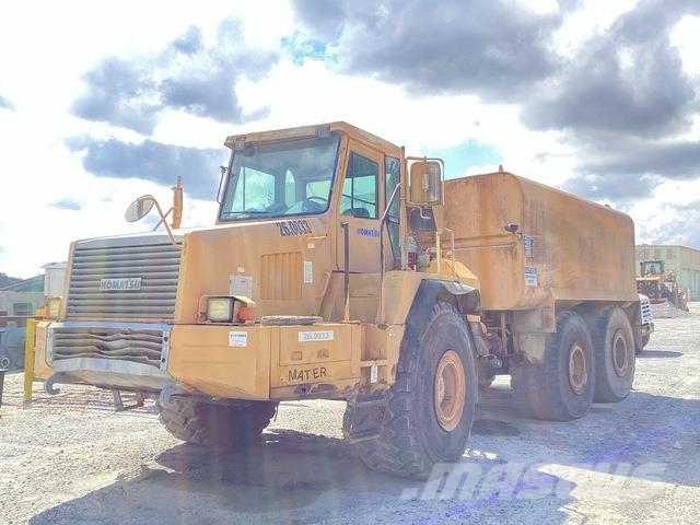 Komatsu HM400-1L Camiones cisterna