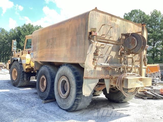 Komatsu HM400-1L Vesisäiliöautot