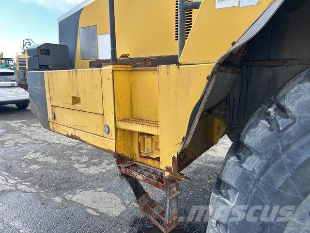 Komatsu HM400-2 Zglobni damperi