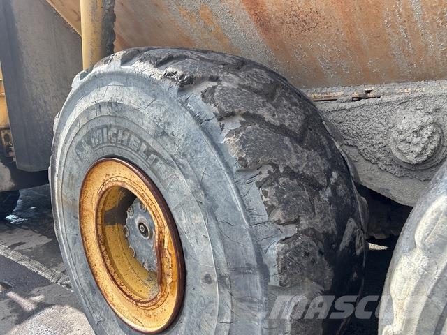 Komatsu HM400-2 Zglobni damperi