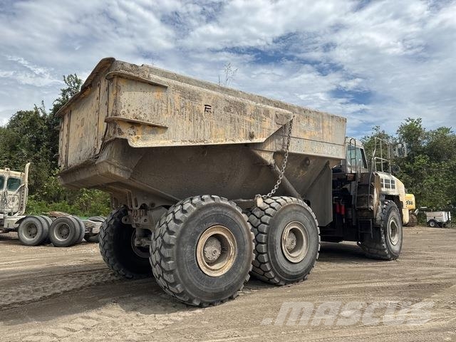 Komatsu HM400-2 Liigendraamiga pinnaseveokid