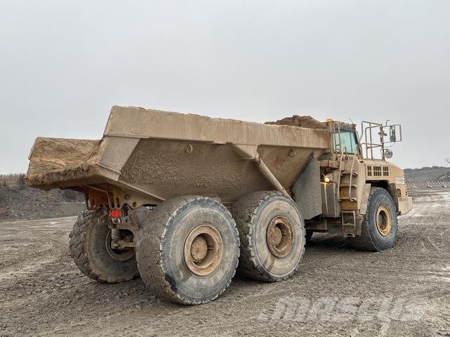 Komatsu HM400-3 Шарнирно-сочленённые самосвалы