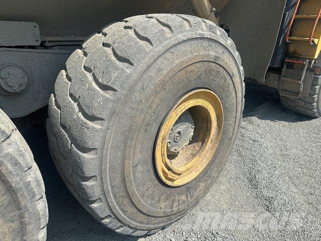 Komatsu HM400-3 ساحبات مفصلية