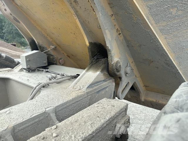 Komatsu HM400-3 ساحبات مفصلية