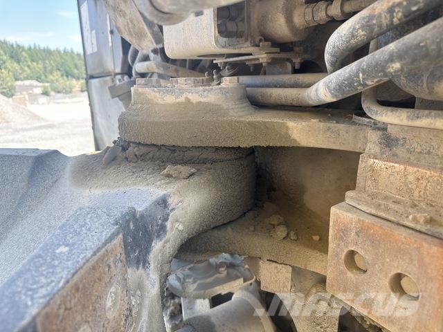Komatsu HM400-3 ساحبات مفصلية