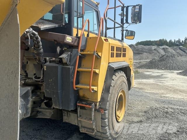 Komatsu HM400-3 ساحبات مفصلية