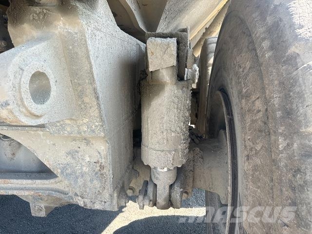 Komatsu HM400-3 ساحبات مفصلية