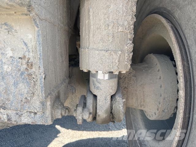 Komatsu HM400-3 ساحبات مفصلية