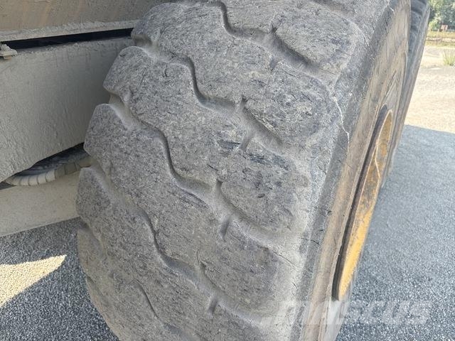 Komatsu HM400-3 ساحبات مفصلية