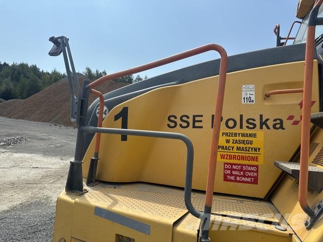 Komatsu HM400-3 ساحبات مفصلية