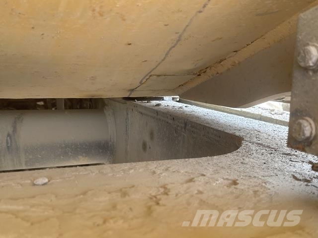 Komatsu HM400-3 ساحبات مفصلية