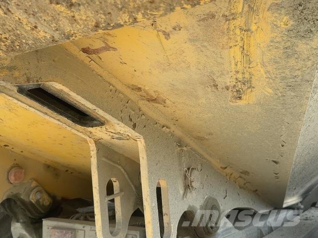 Komatsu HM400-3 ساحبات مفصلية
