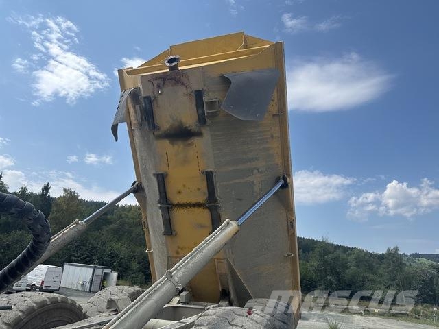 Komatsu HM400-3 ساحبات مفصلية