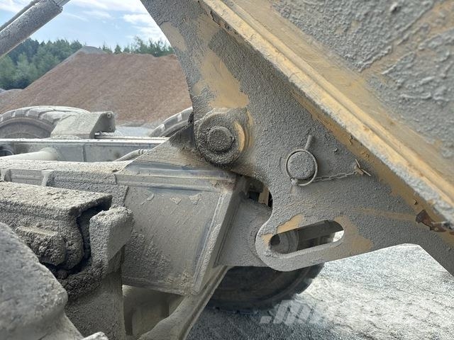 Komatsu HM400-3 ساحبات مفصلية
