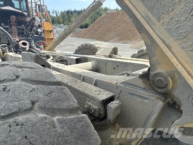 Komatsu HM400-3 ساحبات مفصلية