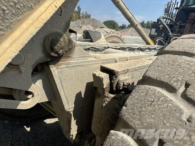 Komatsu HM400-3 ساحبات مفصلية