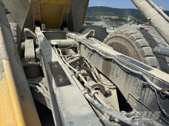 Komatsu HM400-3 ساحبات مفصلية