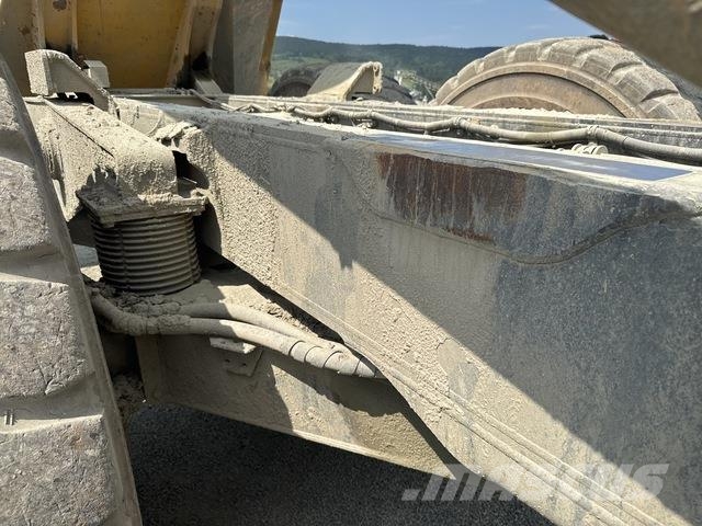 Komatsu HM400-3 ساحبات مفصلية
