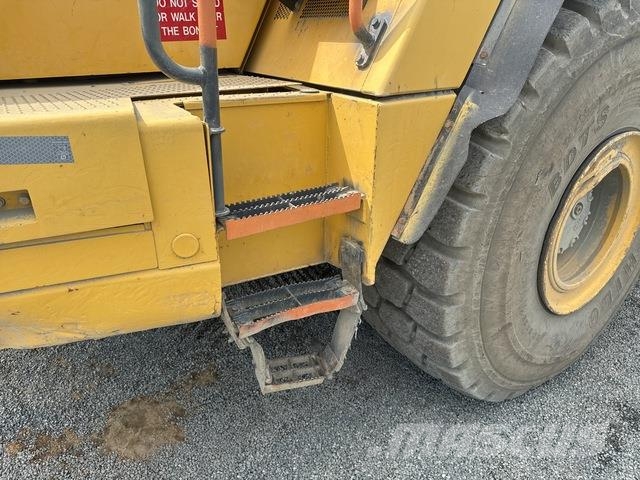 Komatsu HM400-3 ساحبات مفصلية