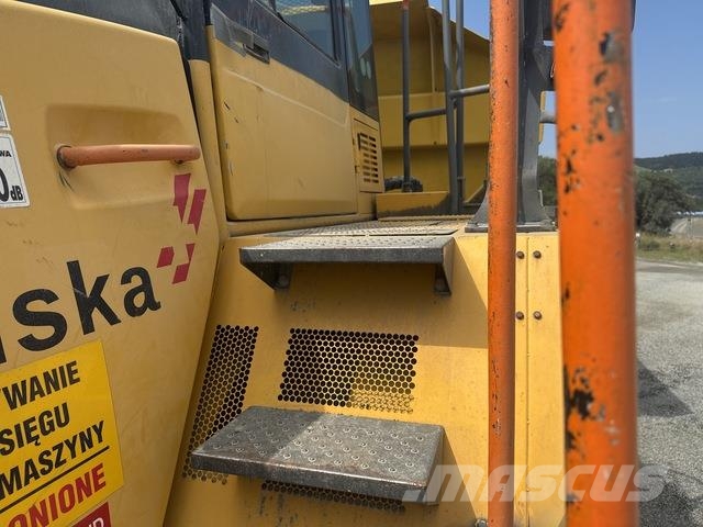 Komatsu HM400-3 ساحبات مفصلية