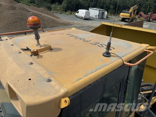 Komatsu HM400-3 ساحبات مفصلية