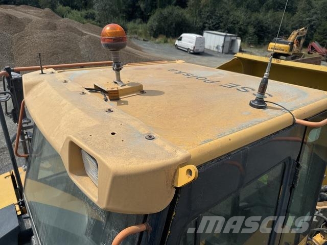 Komatsu HM400-3 ساحبات مفصلية