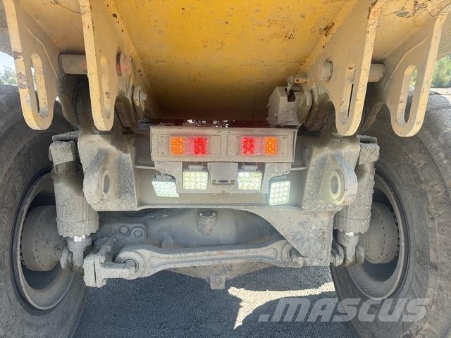 Komatsu HM400-3 ساحبات مفصلية