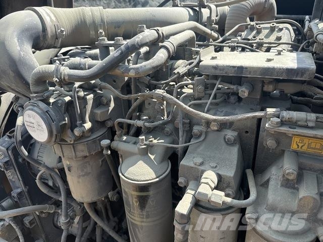 Komatsu HM400-3 ساحبات مفصلية