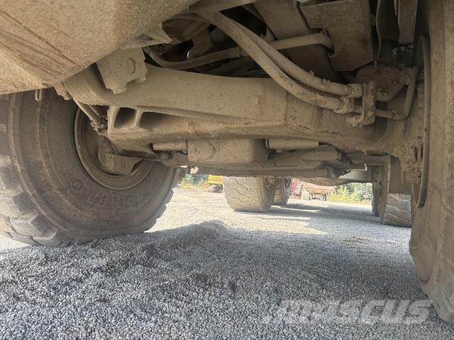Komatsu HM400-3 ساحبات مفصلية