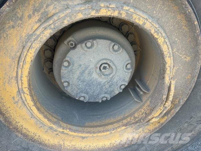Komatsu HM400-3 ساحبات مفصلية
